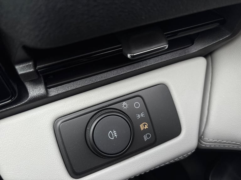 2025 Ford Puma Puma Gen-E Premium 5 Door 43 kWh Standard Range 1 Speed Automatic 5 Door ELECTRIC ...