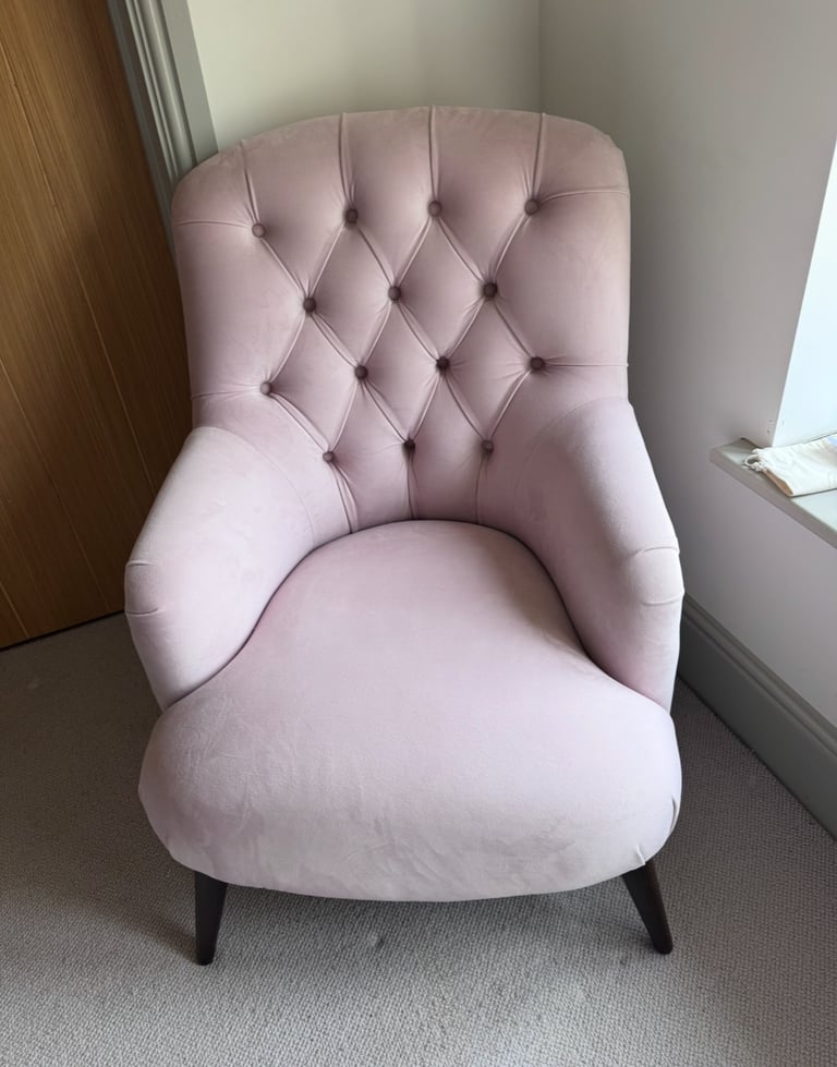 Pink velvet armchair 