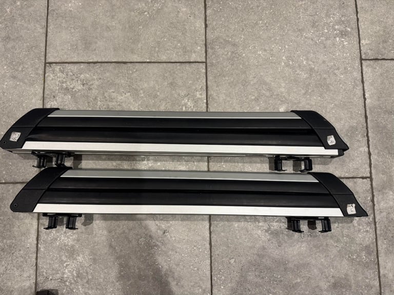 Roof mounted 4 ski rack, Atera Nova