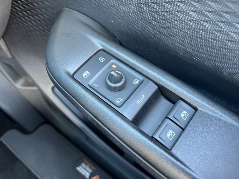  Cupra Born E Boost 59kwh V2 Hatchback 5dr Electric Auto 230 Ps Electric