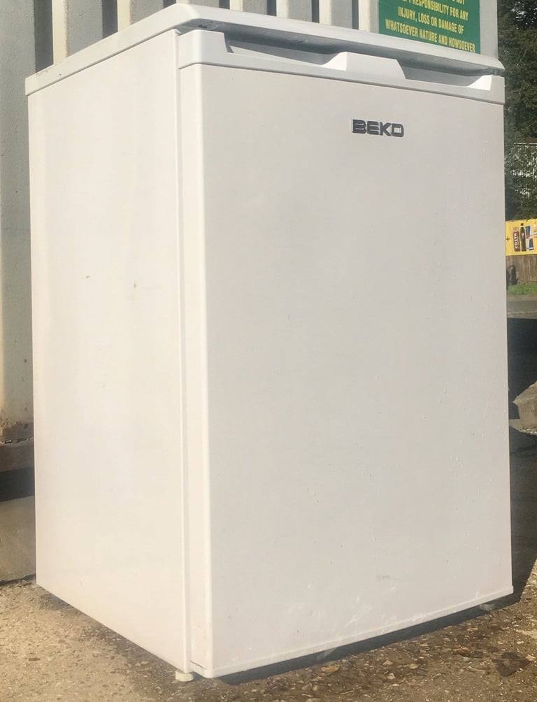 BEKO SUPER CLEAN UNDER COUNTER FRIDGE WITH FREEZER COMPARTMENT FREE DELIVERY 