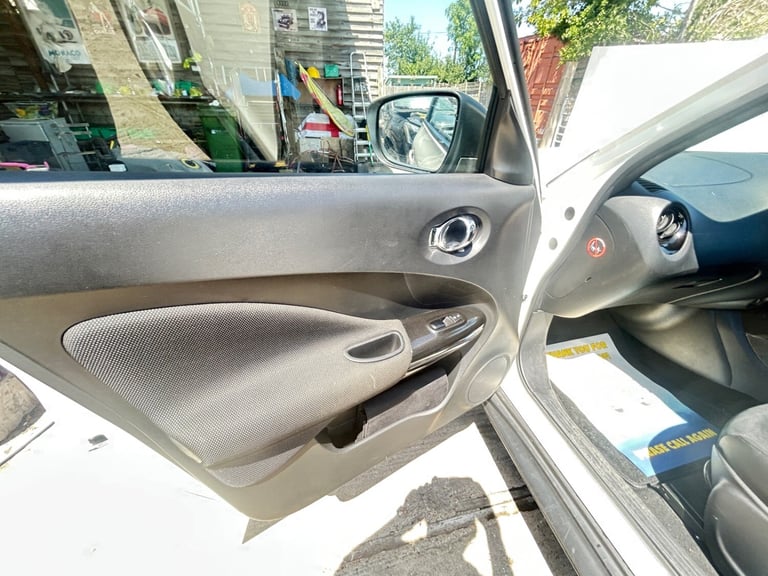 2016 Nissan Juke 1.2 DiG-T N-Connecta 5dr HATCHBACK Petrol Manual