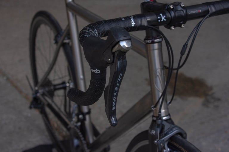 Van Nicholas Titanium Ultegra Road Endurance Bike lightweight pristine condition L size