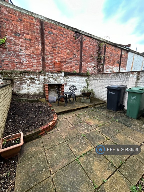 3 bedroom house in Garnier Street, Portsmouth, PO1 (3 bed) (#2643658)