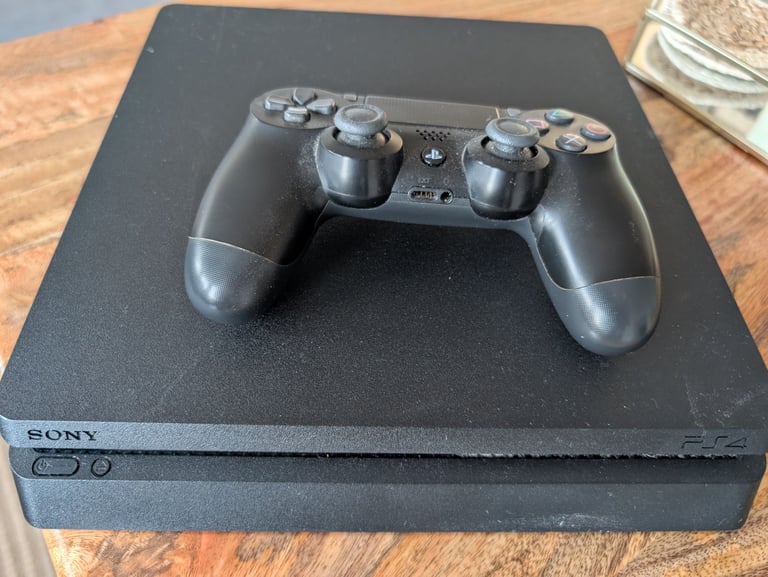 PlayStation 4 (1TB) – Good Condition, Ready to Play!