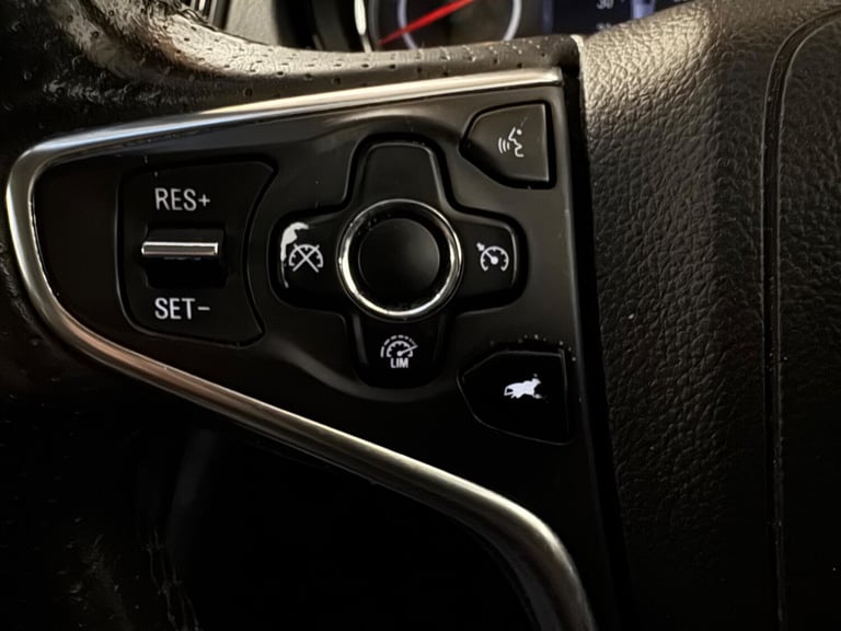 2015 Vauxhall Insignia 2.0 CDTi SRi Nav Sports Tourer Auto Euro 5 5dr Estate Diesel Automatic