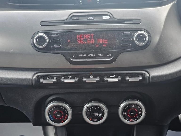 2013 Alfa Romeo Giulietta 1.6 JTDM-2 Collezione Euro 5 (s/s) 5dr HATCHBACK Diesel Manual