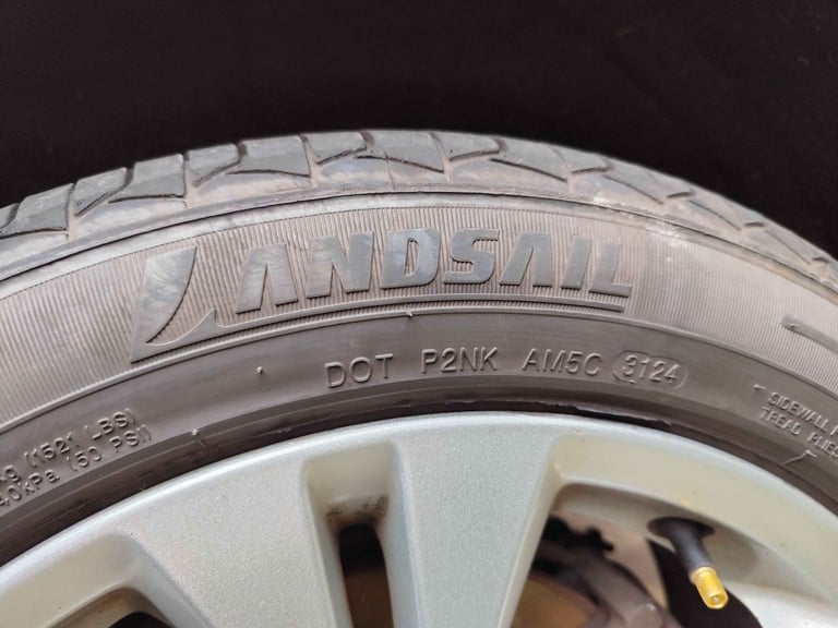 Ford Mondeo MK4 R17 Alloy Wheel whit GOOD tyre £80