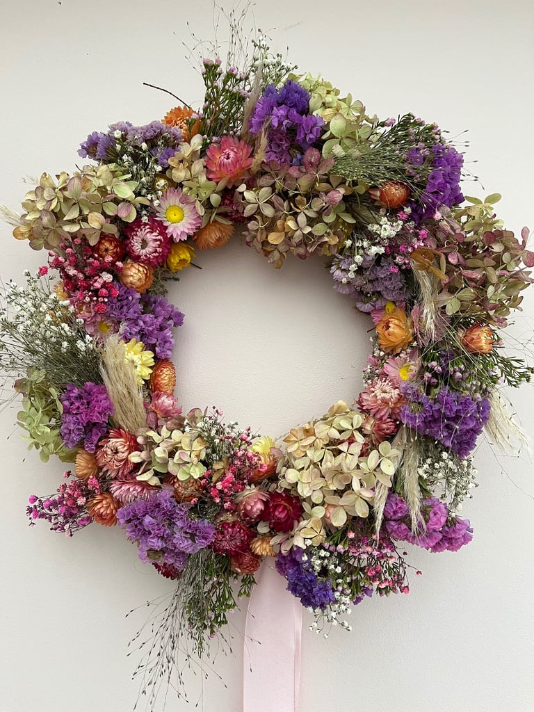 Dried flower wreath - hand made 