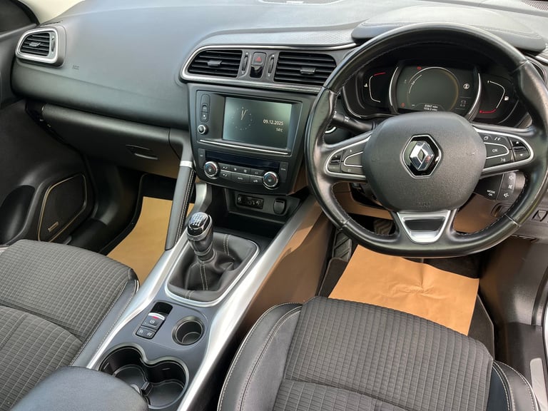 REDUCED Renault Kadjar SUV 1.2 petrol turbo 2017 65K , Fresh MOT , Ulez compliant , Immaculate car