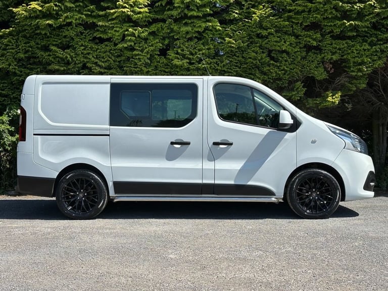 2018 Renault Trafic 1.6 dCi 27 Sport Nav Crew Van Double Cab 6dr Diesel Manual SWB Euro 6 (120  C...