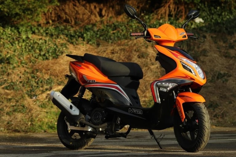 NEW MGB R8 125cc Sports Scooter Affordable Reliable Commuter A1 Licence Learn...