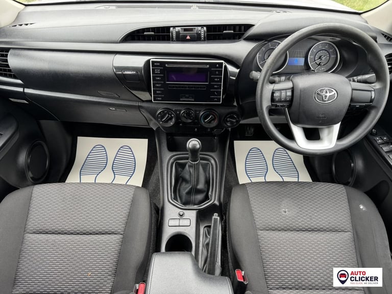 2020 Toyota Hilux 2.4 D-4D Active Pickup Extended Cab 4dr Diesel Manual 4WD Euro 6 (3.5t) (15 Pic...