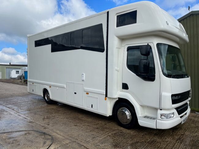 2011 Superb DAF 7.5TON HORSEBOX
