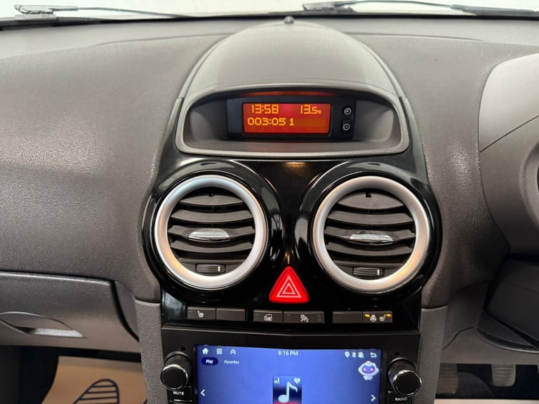 2010 Vauxhall Corsa 1.4i 16V [100] SE 5dr HATCHBACK Petrol Manual