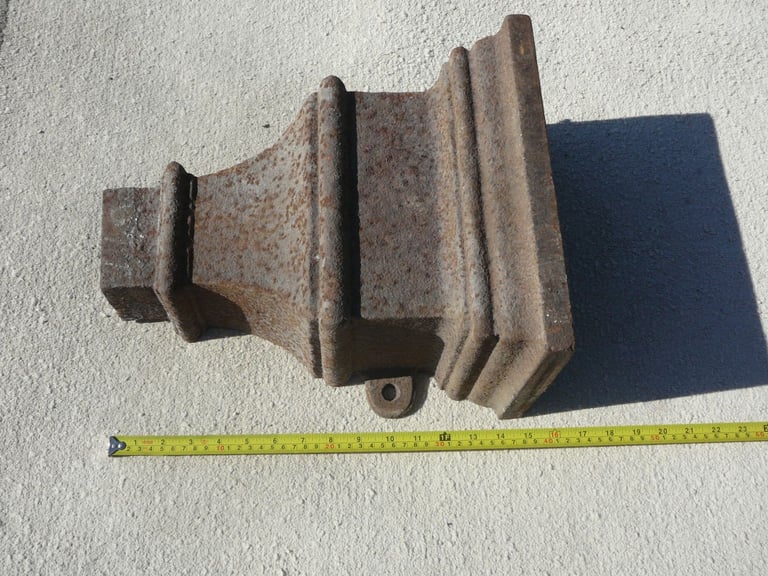 image for `Large Cast Iron Hopper Head