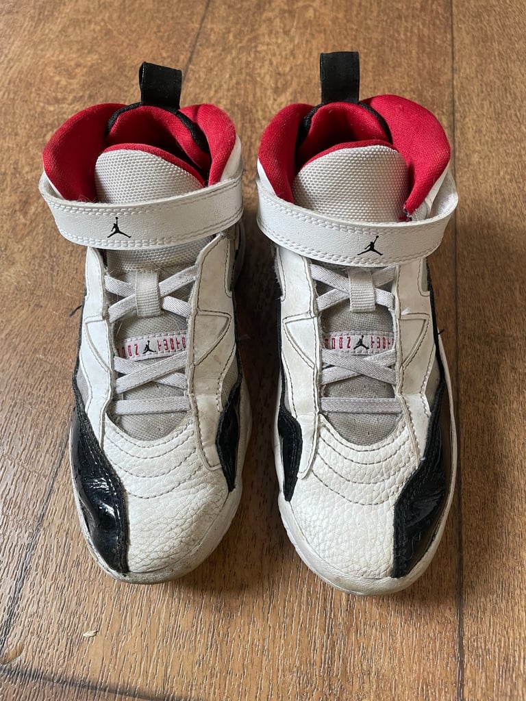 Boys shoes and trainers (size 2)