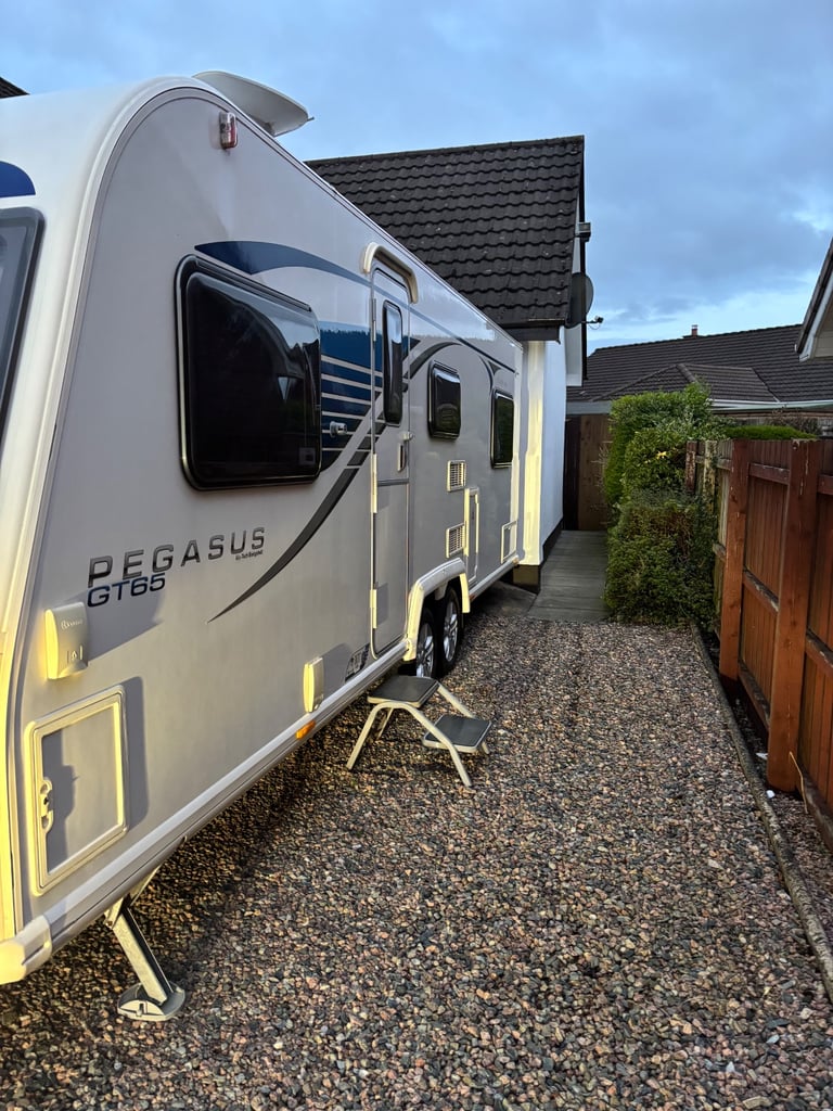 image for **2015**Bailey Pegasus GT65 Turin 6 berth twin axle fb 