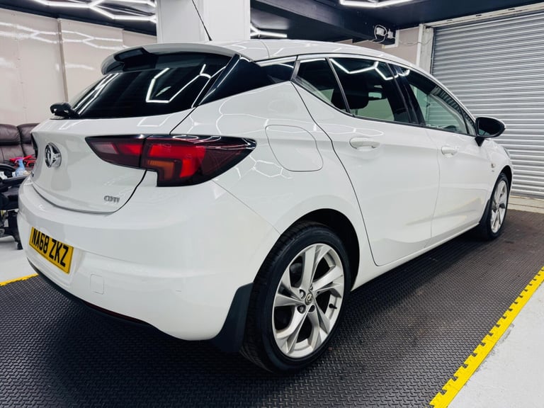 2018 Vauxhall Astra 1.6 CDTi BlueInjection SRi Euro 6 (s/s) 5dr HATCHBACK Diesel Manual