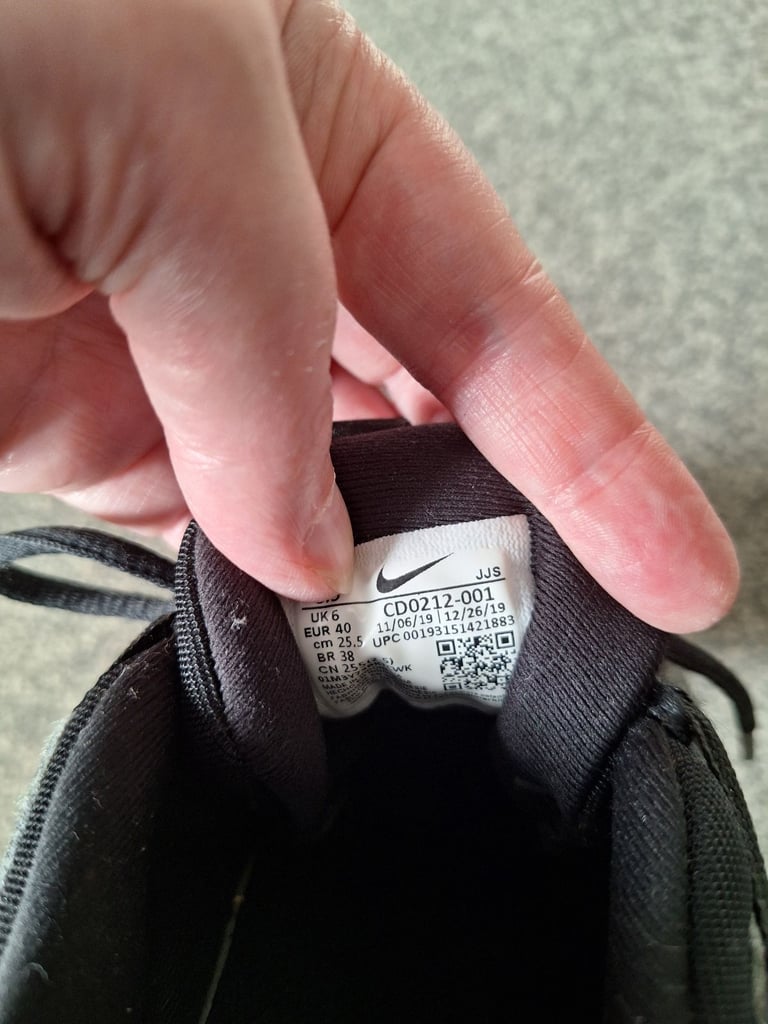 Nike trainers size 6