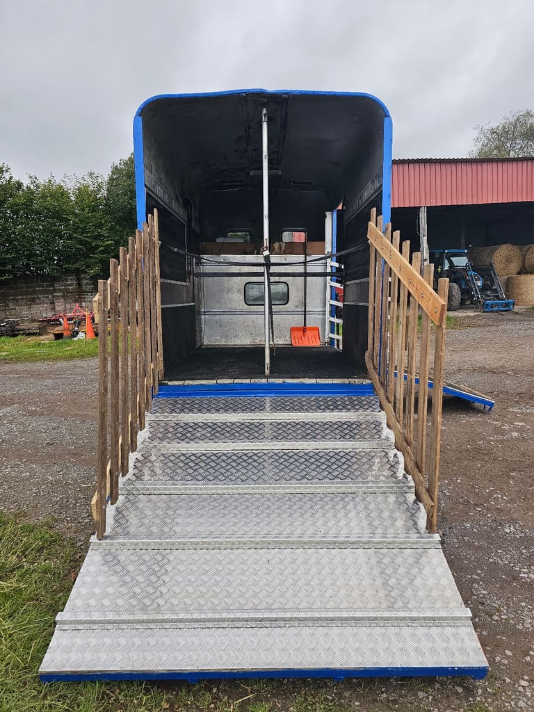 3.5t horsebox