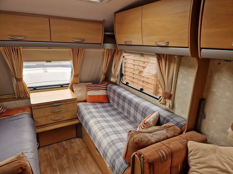 Swift charisma 560 2006 