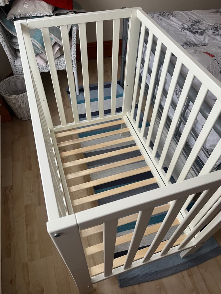 Mamas and Papas petite cot