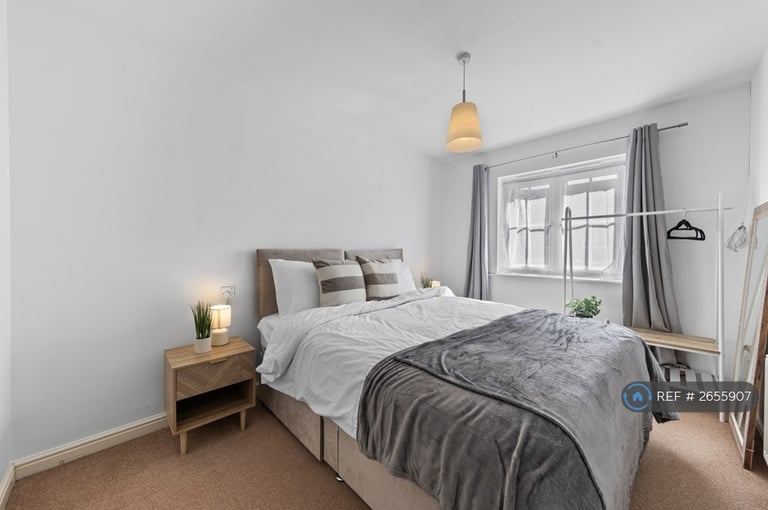 3 bedroom house in Birkby Close, Hamilton, Leicester, LE5 (3 bed) (#2655907)