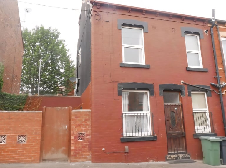 2 bedroom house to Let