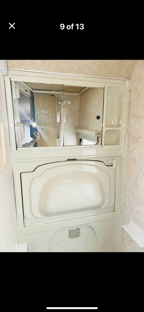 1998 crown regent 5 birth caravan