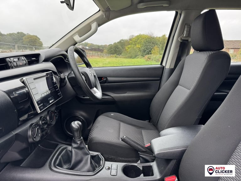 2020 Toyota Hilux 2.4 D-4D Active Pickup Extended Cab 4dr Diesel Manual 4WD Euro 6 (3.5t) (15 Pic...