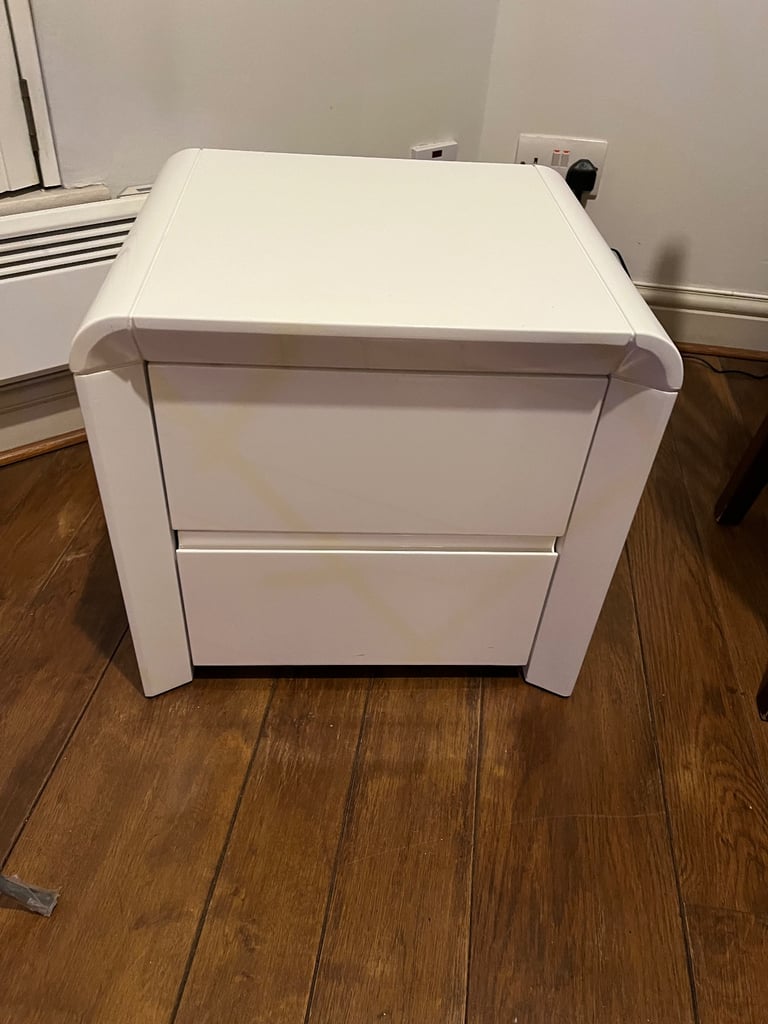 Ice High Gloss 2 Drawer Bedside Table – White – Excellent Condition