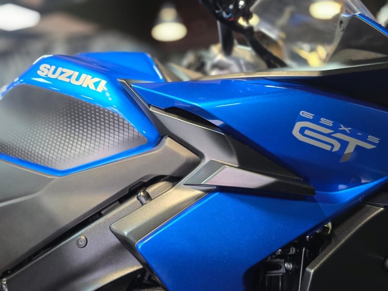 2023 SUZUKI GSX-S 1000 GT LUGGAGE WITH 4,870 MILE'S 
