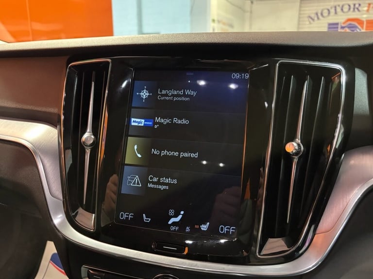 2019 19 VOLVO V60 CROSS COUNTRY 2.0 D4 PLUS ESTATE 5DR DIESEL AUTO AWD EURO 6 (S