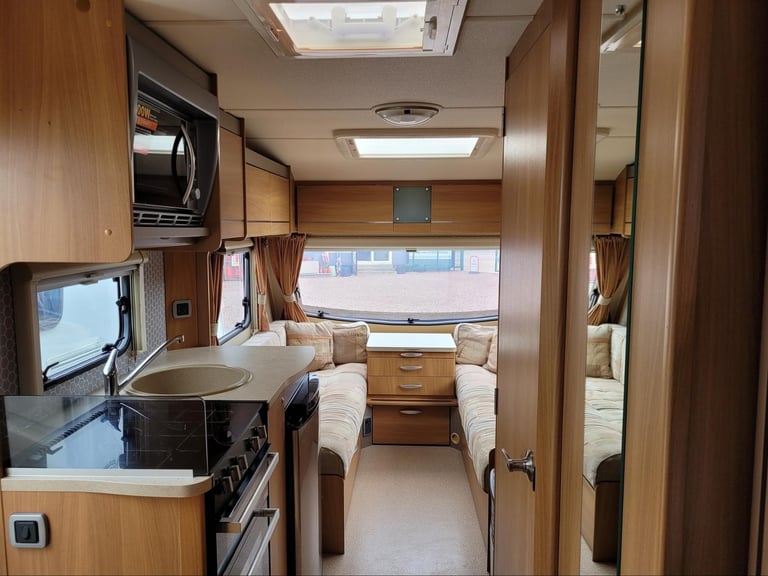 Sprite Major 6 2011 Single Axle 6 Berth - Lightweight, Triple Bunks, Motor Mover