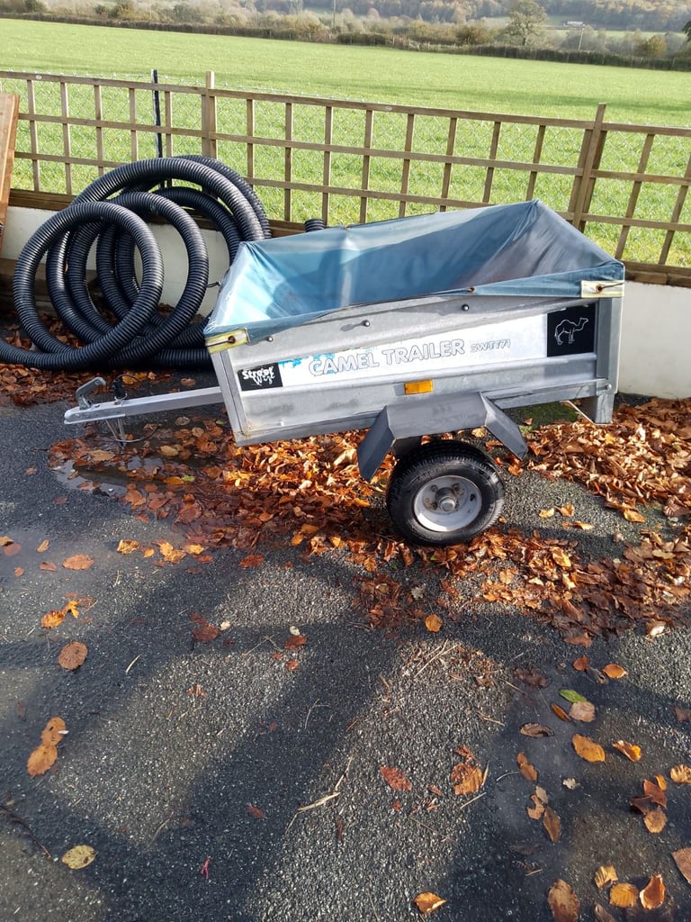 Small camping trailer 