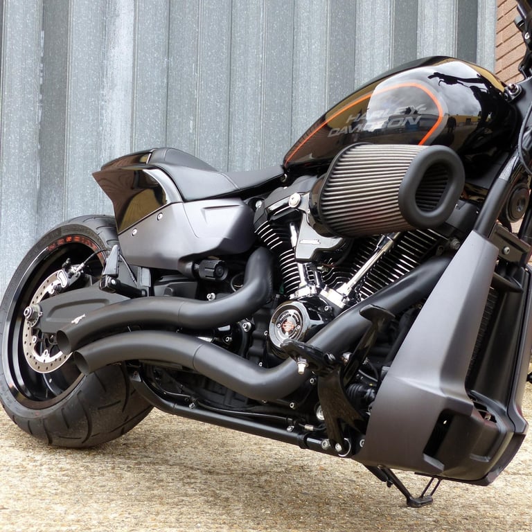HARLEY DAVIDSON FXDRS SOFTAIL 114 1868. A MUSCLE CRUISER IN PERFECT CONDITION.