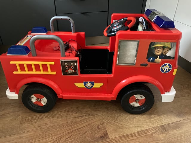 Fireman sam electric sale ride on fire engine