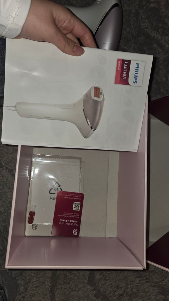 Philips Lumea 8000 Series IPL Hair Removal Device BRAND NEW £350 (RRP 509.99)