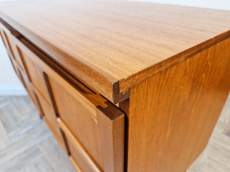 Nathan Parker Knoll Vintage Mid Century Medium Teak Danish Design Compact Sideboard Cabinet BL692