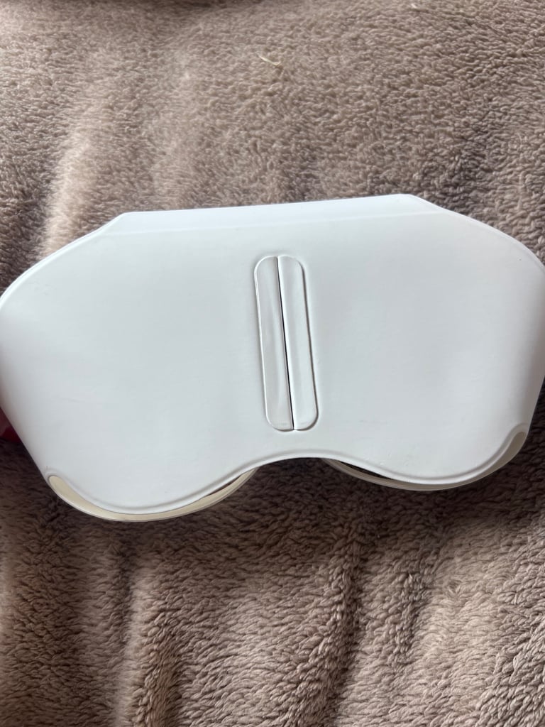 Apple AirPod Max Silver ~ Lightning charger ~ Lightly Used