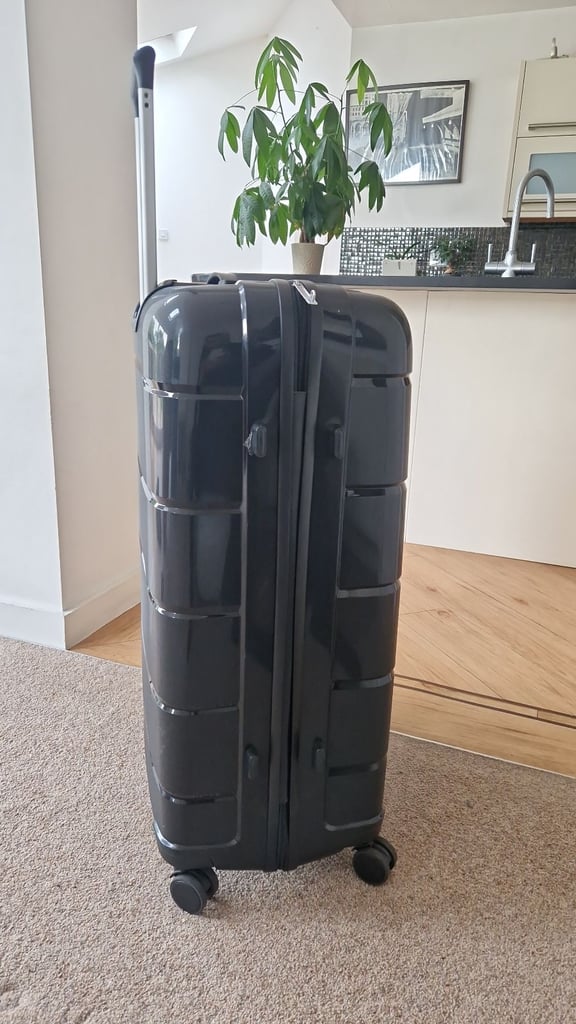 Black Suitcase Large ! used once Like Brand new 