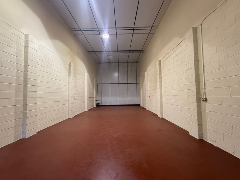 Unit to let in Rhyl. Suitable for Storage, Motortrade, Workshop. Rent £205 per week (NO VAT)