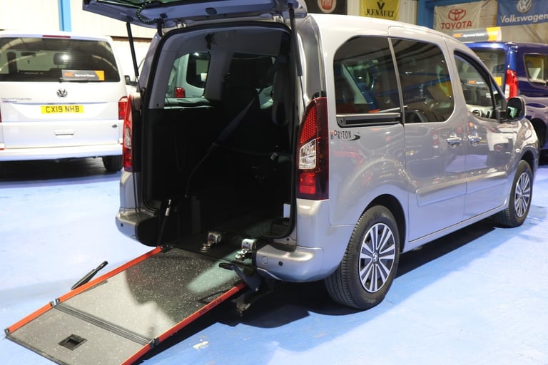 PEUGEOT PARTNER PETROL WHEELCHAIR ACCESSIBLE VEHICLE MOBILITY WAV RAMP WINCH  
