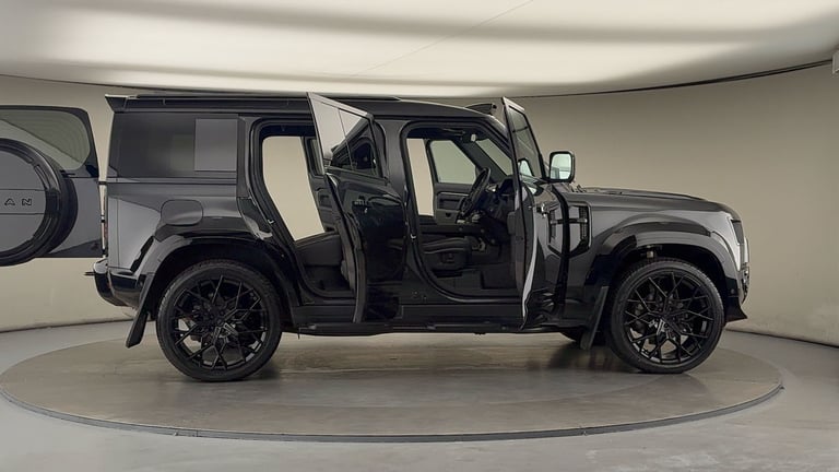 2024 Land Rover Defender 3.0 D250 X-Dynamic HSE 110 5dr Auto ESTATE DIESEL Automatic