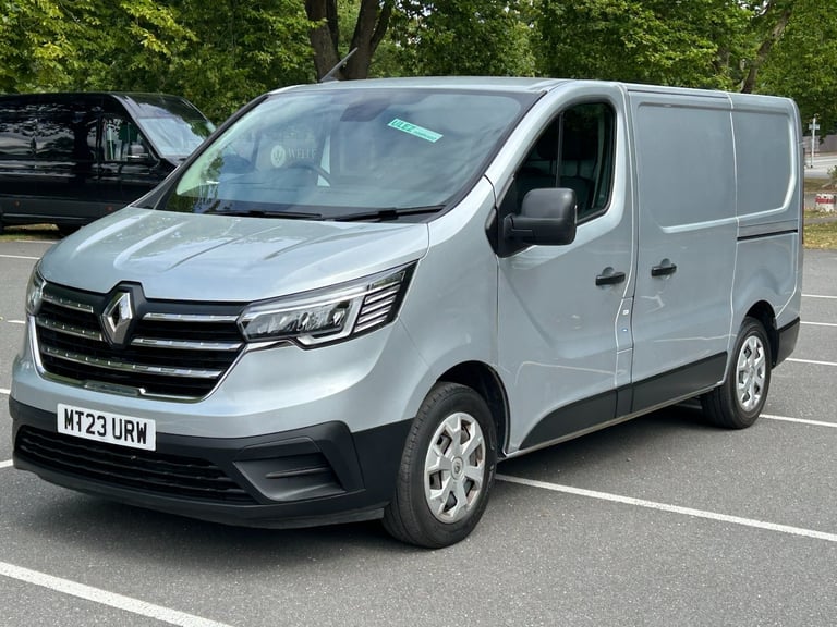 Renault Trafic  SL30 Blue dCi 130 Business+ Van  26k miles  ULEZ Facelift A/C