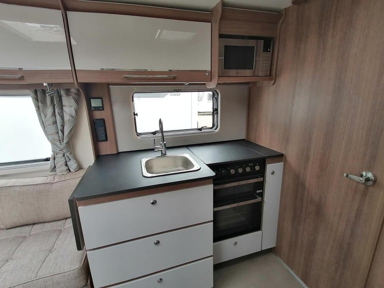 2018 Bailey Unicorn Cabrera