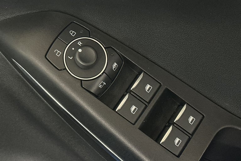 2023 Ford Puma 283986 Hatchback Petrol Manual