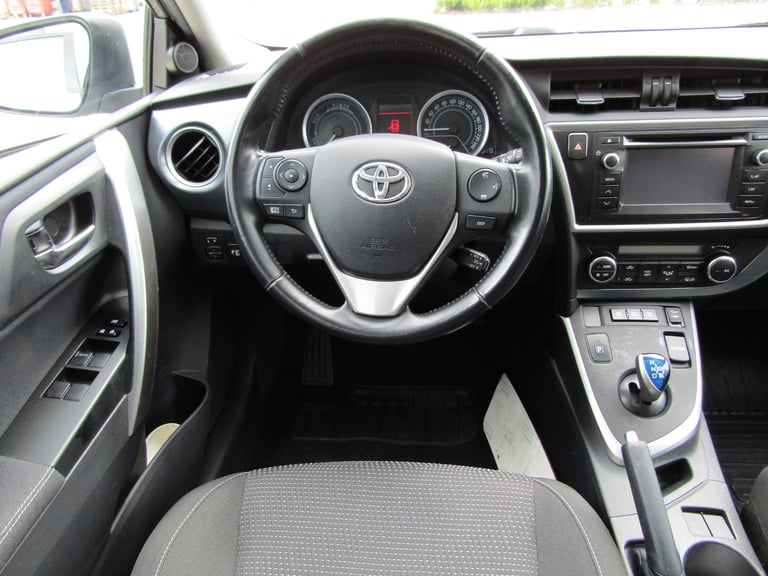 LEFT HAND DRIVE TOYOTA AURIS