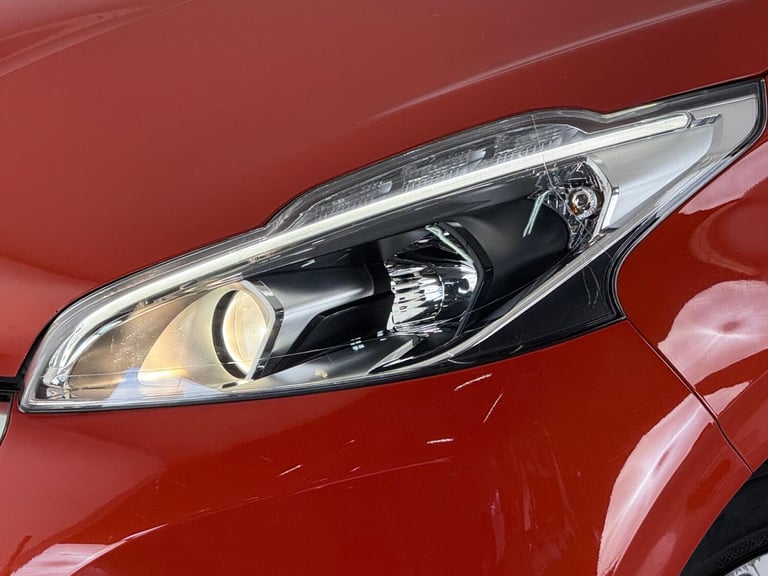 2019 Peugeot 208 1.2 PureTech 82 Signature 5dr [Start Stop] HATCHBACK PETROL Manual